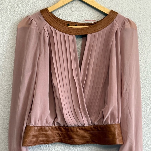 Double zero Faux Leather & Chiffon Blouse NWOT Size Large - Picture 2 of 4